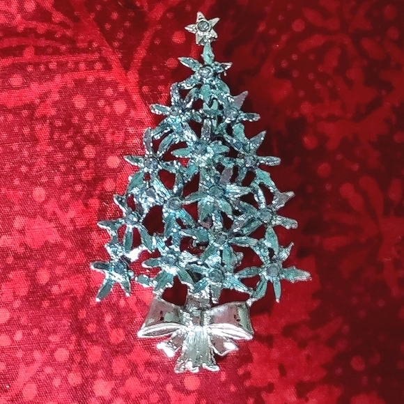 Crystal Christmas Tree Brooch - Picture 4 of 11